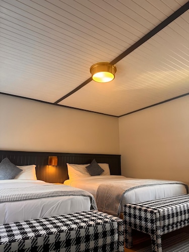 Community Court Motel