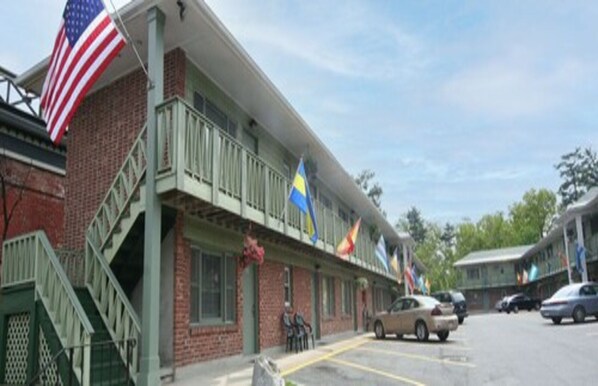 Exterior - Community Court Motel (Saratoga Springs)