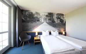 Habitación básica doble (Haupthaus) | Ropa de cama hipoalergénica, escritorio, wifi y ropa de cama
