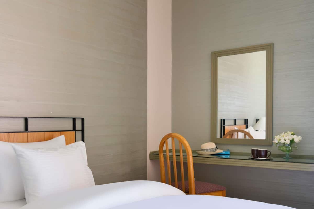 Hypo-allergenic bedding, in-room safe, individually decorated