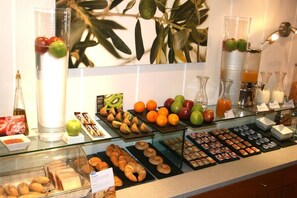 Local cuisine, garden views  - TH La Florida (Madrid)