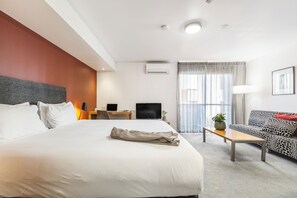 Studio Apartment | Escritorio, tabla de planchar con plancha, cunas (de pago) y wifi gratis
