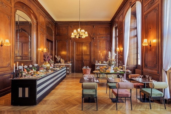 Breakfast, lunch, dinner served; French cuisine, garden views