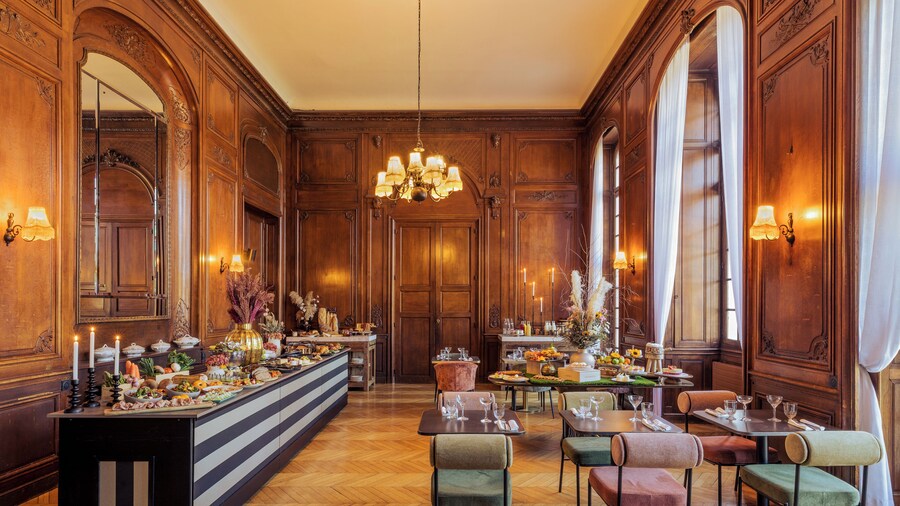 ChĂąteau Jeanne & the Forest - ChĂąteau de Montvillargenne