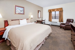 In-room safe, desk, iron/ironing board, free rollaway beds - Best Western Plus D'Iberville (D'Iberville)