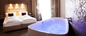 Hypo-allergenic bedding, down duvets, minibar, in-room safe - Ringhotel Nassau-Oranien (Hadamar)