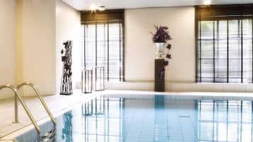 Indoor pool, sun loungers