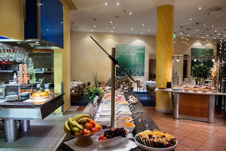 Tägliches Frühstücksbuffet gegen Gebühr. Radisson Hotel Fürst Leopold Dessau