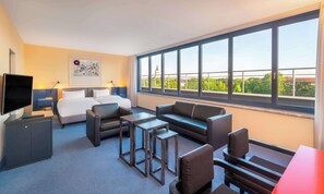 Premium Suite | Hypo-allergenic bedding, down comforters, in-room safe, desk - Radisson Blu Fürst Leopold Hotel Dessau (Dessau-Rosslau)