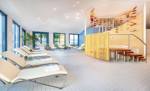 Sauna, hot tub, steam room