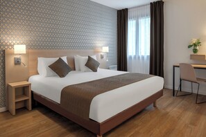 In-room safe, desk, blackout curtains, soundproofing - Citadines Bastille Gare de Lyon Paris (Paris)