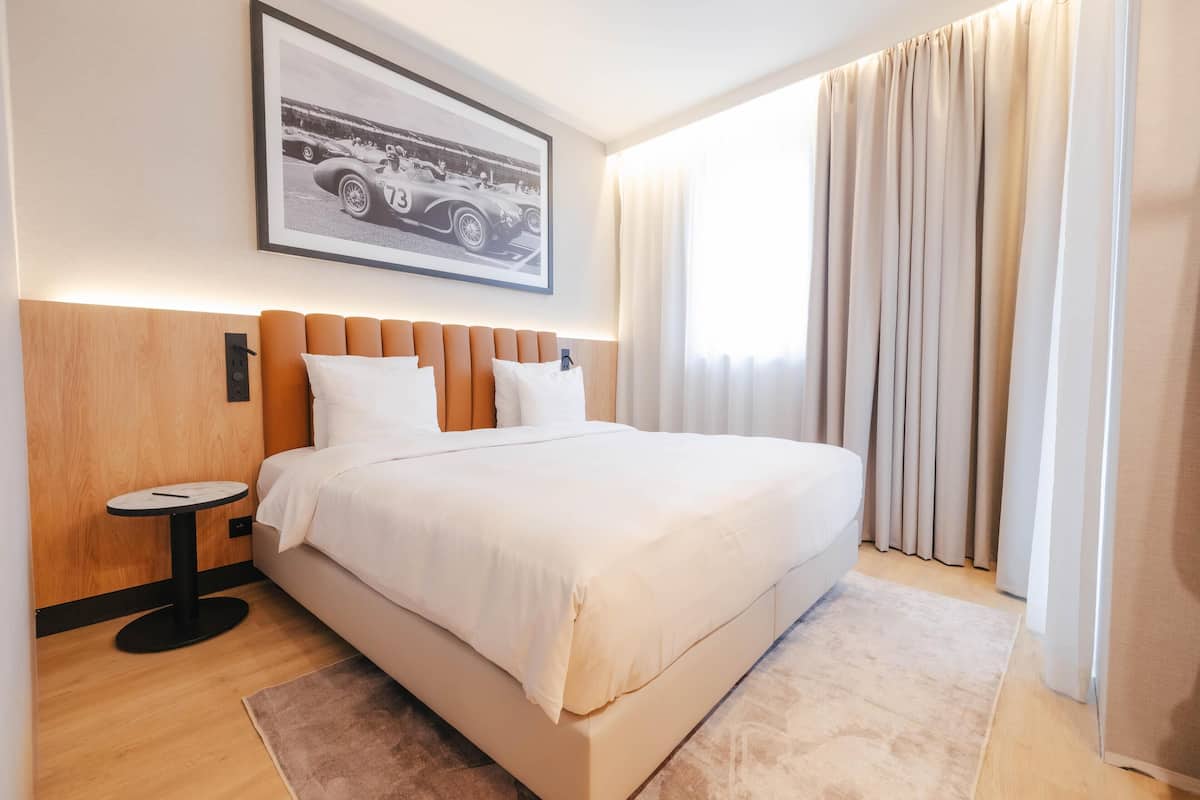 Family Room, Balcony | In-room safe, desk, soundproofing, free cribs/infant beds