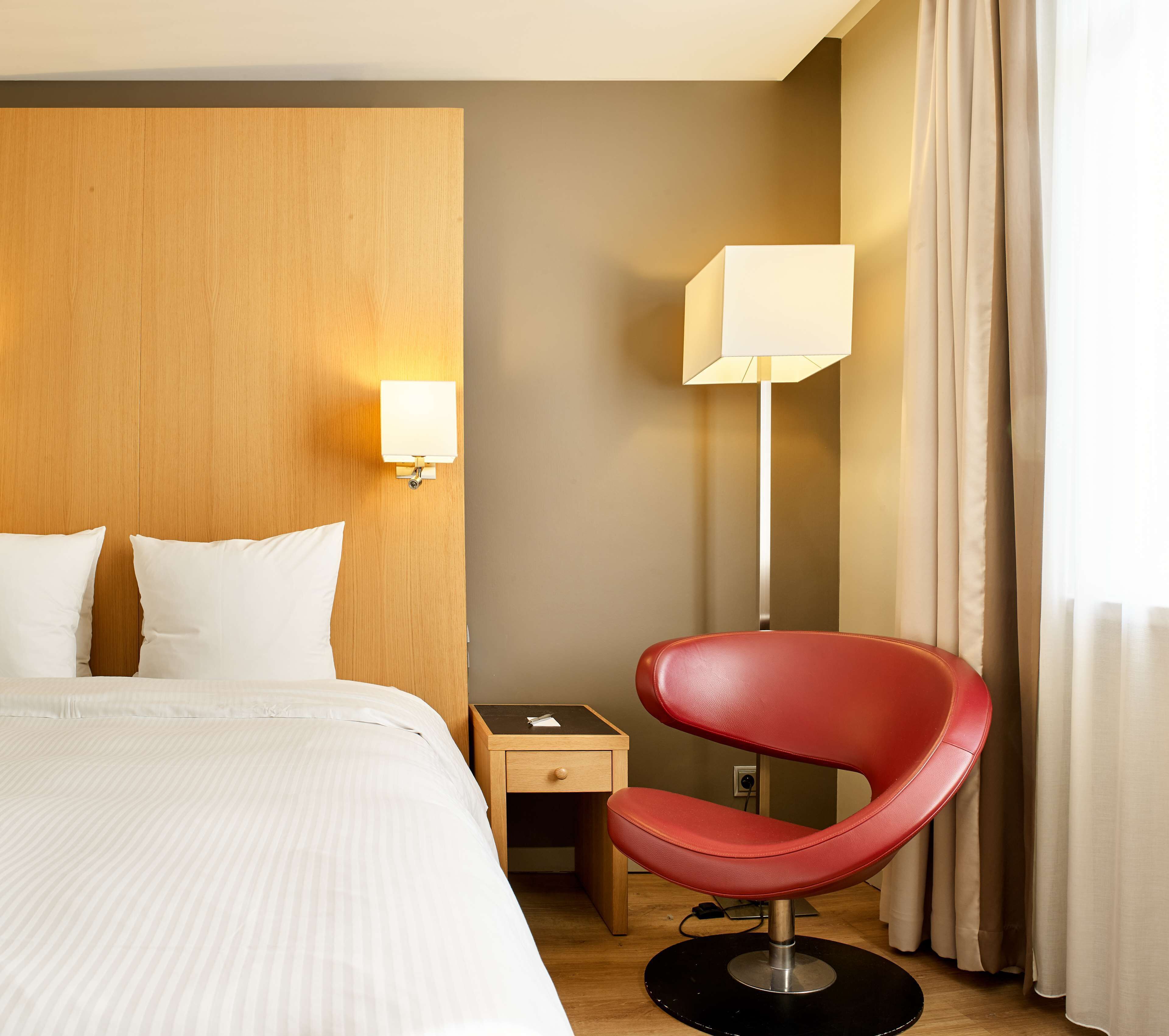 Suite, 1 Bedroom | In-room safe, desk, soundproofing, free cribs/infant beds