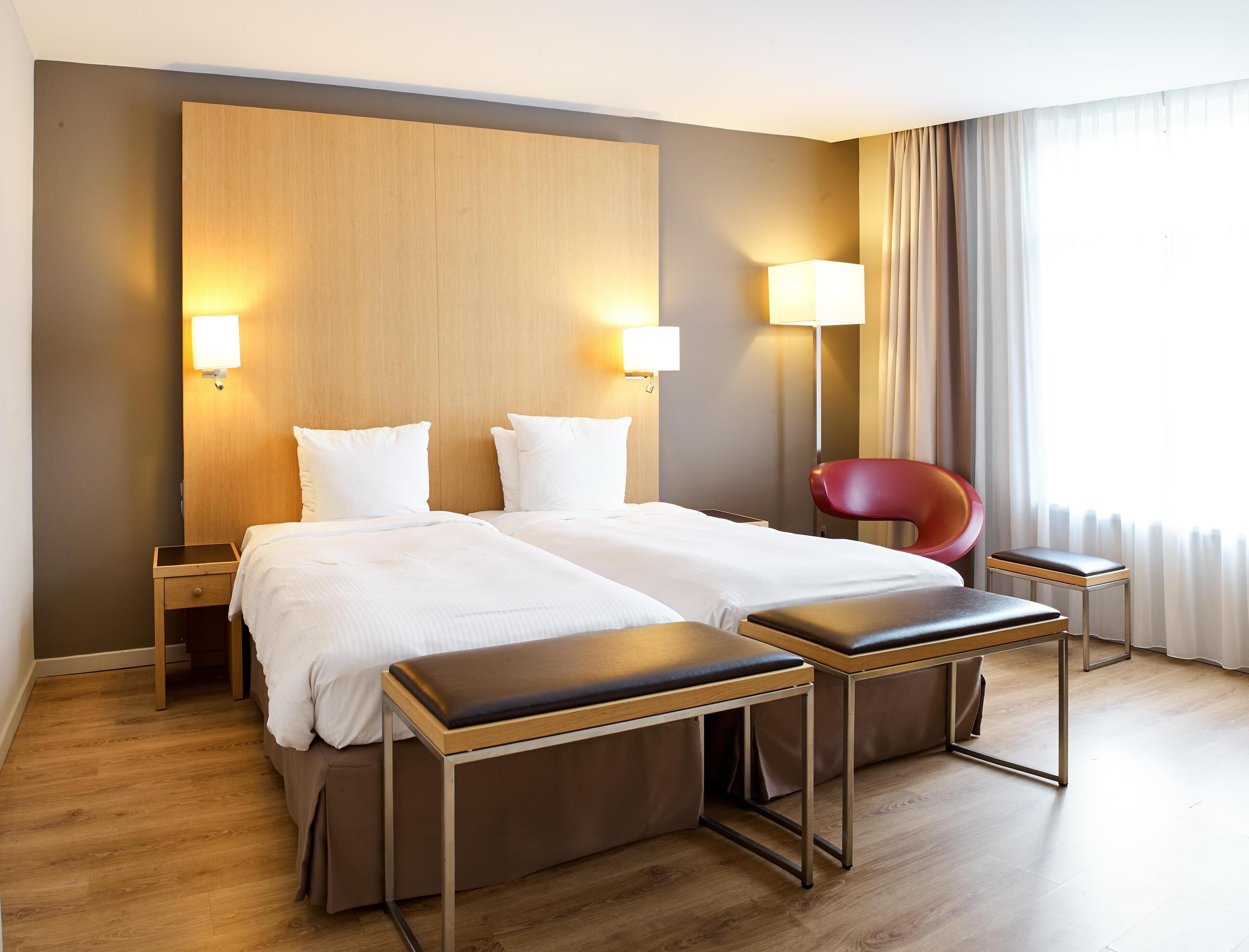 Junior Suite | In-room safe, desk, soundproofing, free cribs/infant beds