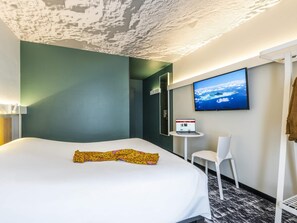 Superior Double Room, Multiple Beds | Individually furnished, desk, blackout drapes, soundproofing - ibis Beaune Centre (Beaune)