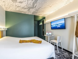 Superior Double Room, Multiple Beds | Individually furnished, desk, blackout drapes, soundproofing