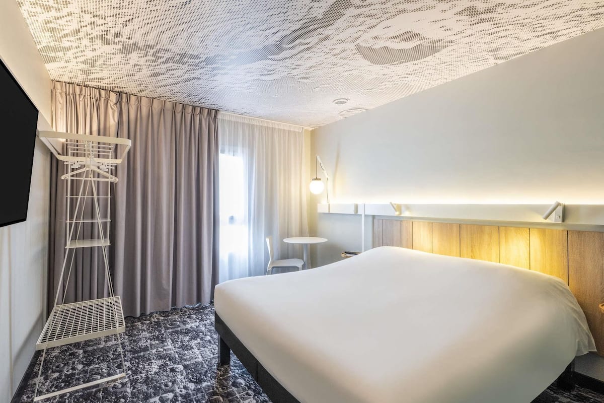 Superior Double Room, 1 Double Bed | Individually furnished, desk, blackout drapes, soundproofing