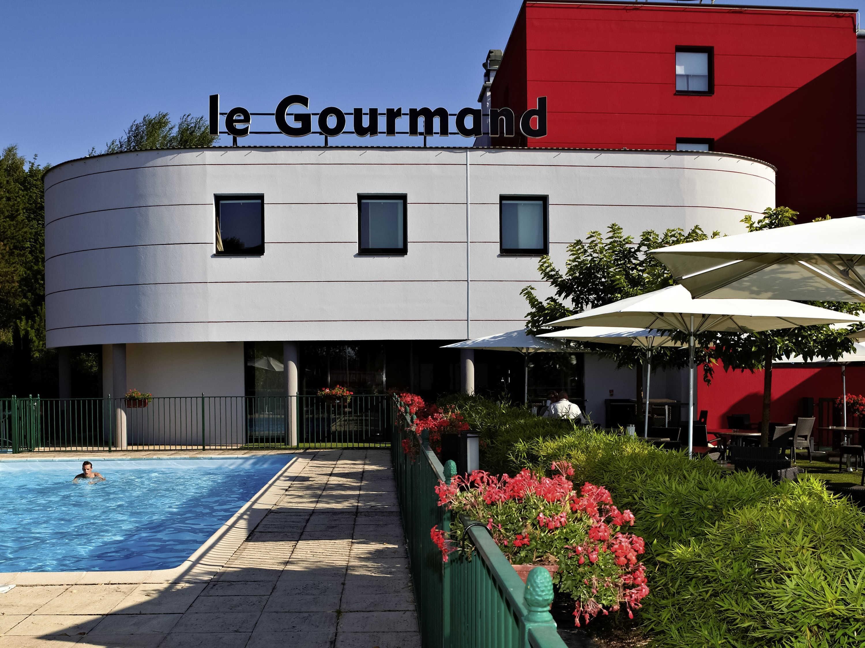 Se sirven desayunos, comidas, cenas y cocina regional 