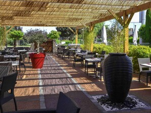 Breakfast, lunch, dinner served; Regional cuisine  - Ibis Chalon Sur Saone Europe (Chalon-sur-Saone)