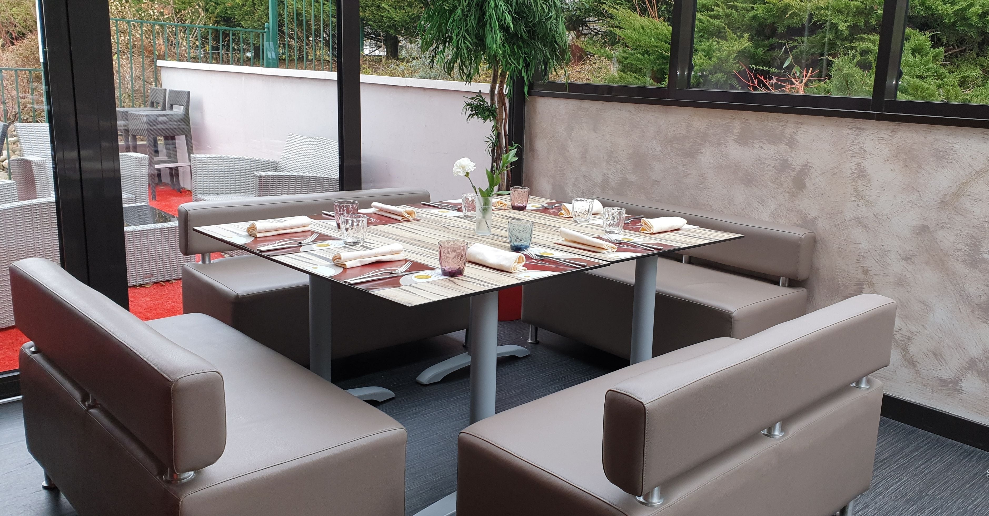 breakfast, lunch, dinner served; regional cuisine