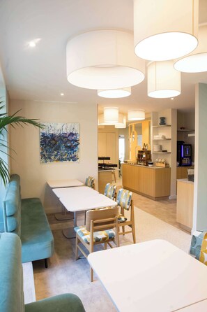 Daily buffet breakfast (EUR 13.90 per person)