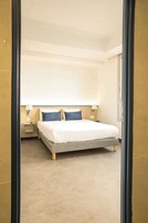 Standard Room, 1 Double Bed | Premium bedding, desk, laptop workspace, blackout drapes