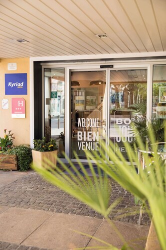 Kyriad Villefranche sur Saone Porte du Beaujolais -Rénové-