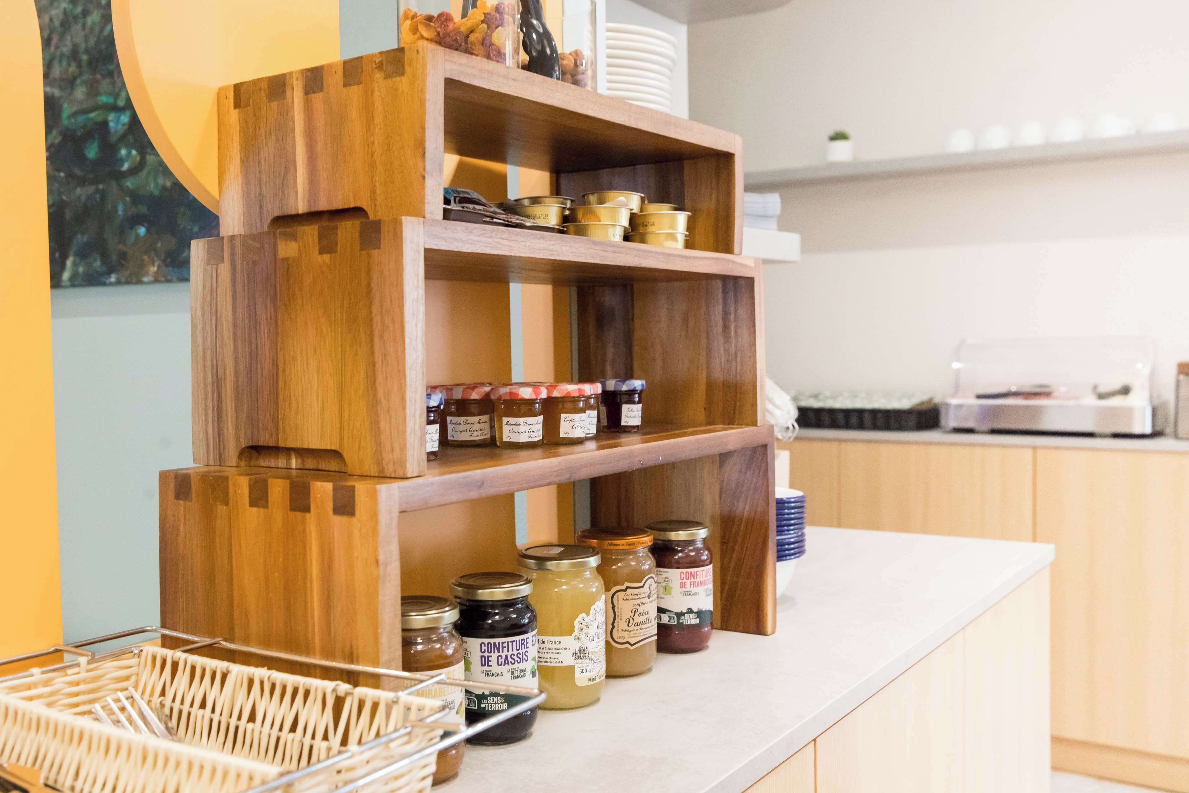Petit déjeuner buffet servi tous les jours en supplément