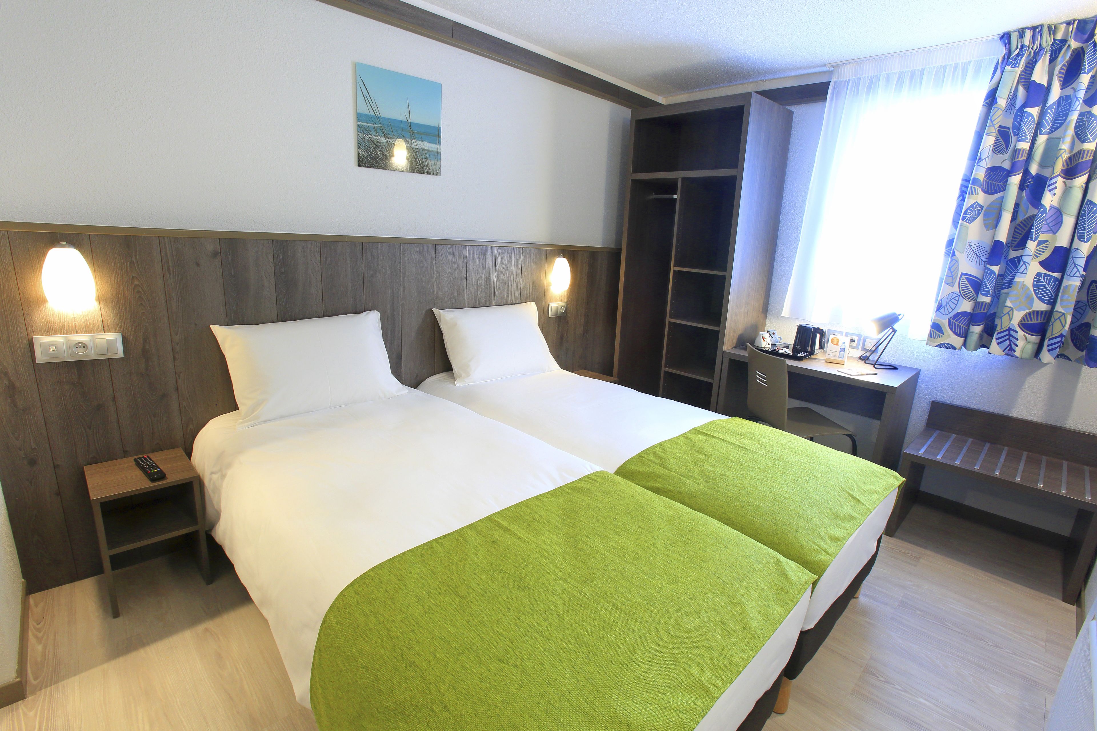 premium bedding, desk, free wifi, bed sheets