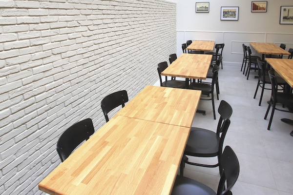 Café da manhã com buffet todos os dias (EUR 12 por pessoa)