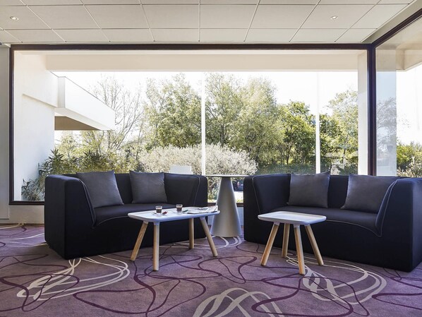 Bar (on property) - ibis Styles Arles Palais des Congrès (Arles)