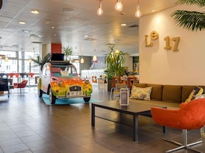 3 restaurants, lunch, dinner served; French cuisine