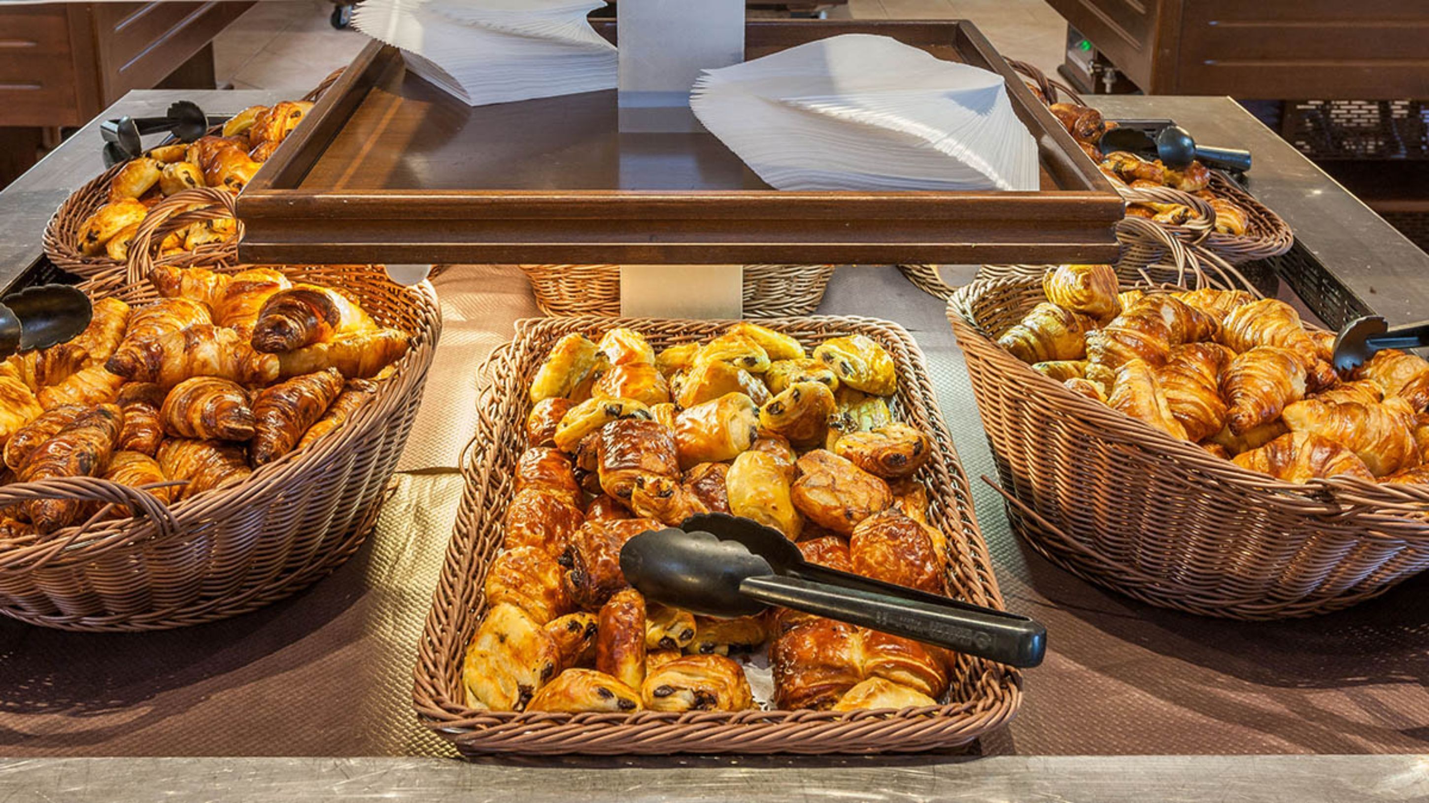 daily buffet breakfast (eur 10 per person)