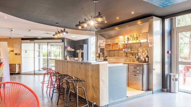 Bar (di hartanah)
