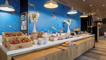 Tägliches Frühstücksbuffet gegen Gebühr
