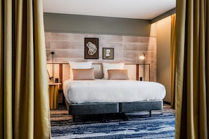 Suite | Premium bedding, in-room safe, desk, laptop workspace