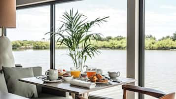 Daily buffet breakfast (EUR 21 per person)