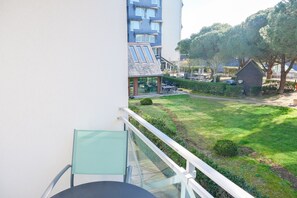 Suite Junior | Bộ đồ giường cao cấp, két bảo mật tại phòng, bàn