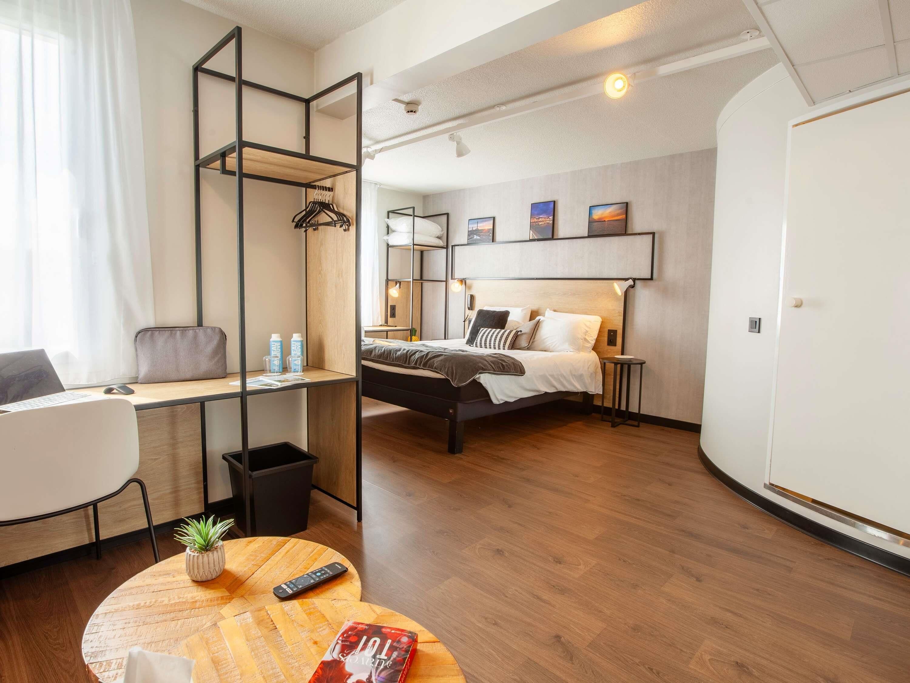 In-room safe, desk, soundproofing, iron/ironing board