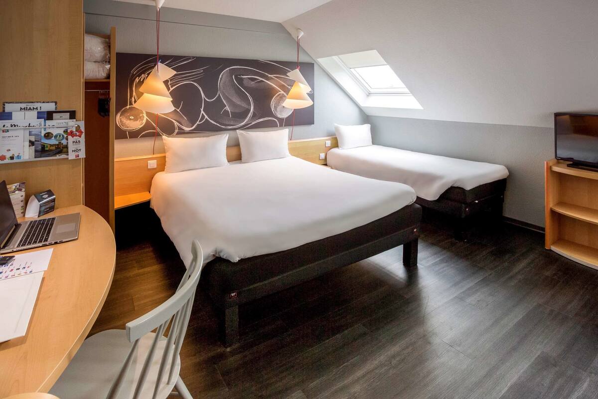 in-room safe, desk, soundproofing, iron/ironing board