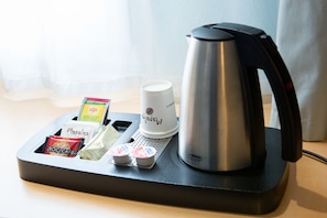 Habitació doble estàndard, 1 llit doble | Cafè i cafetera
