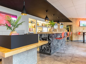 Bar (on property) - Ibis Chalons En Champagne (Chalons-en-Champagne)