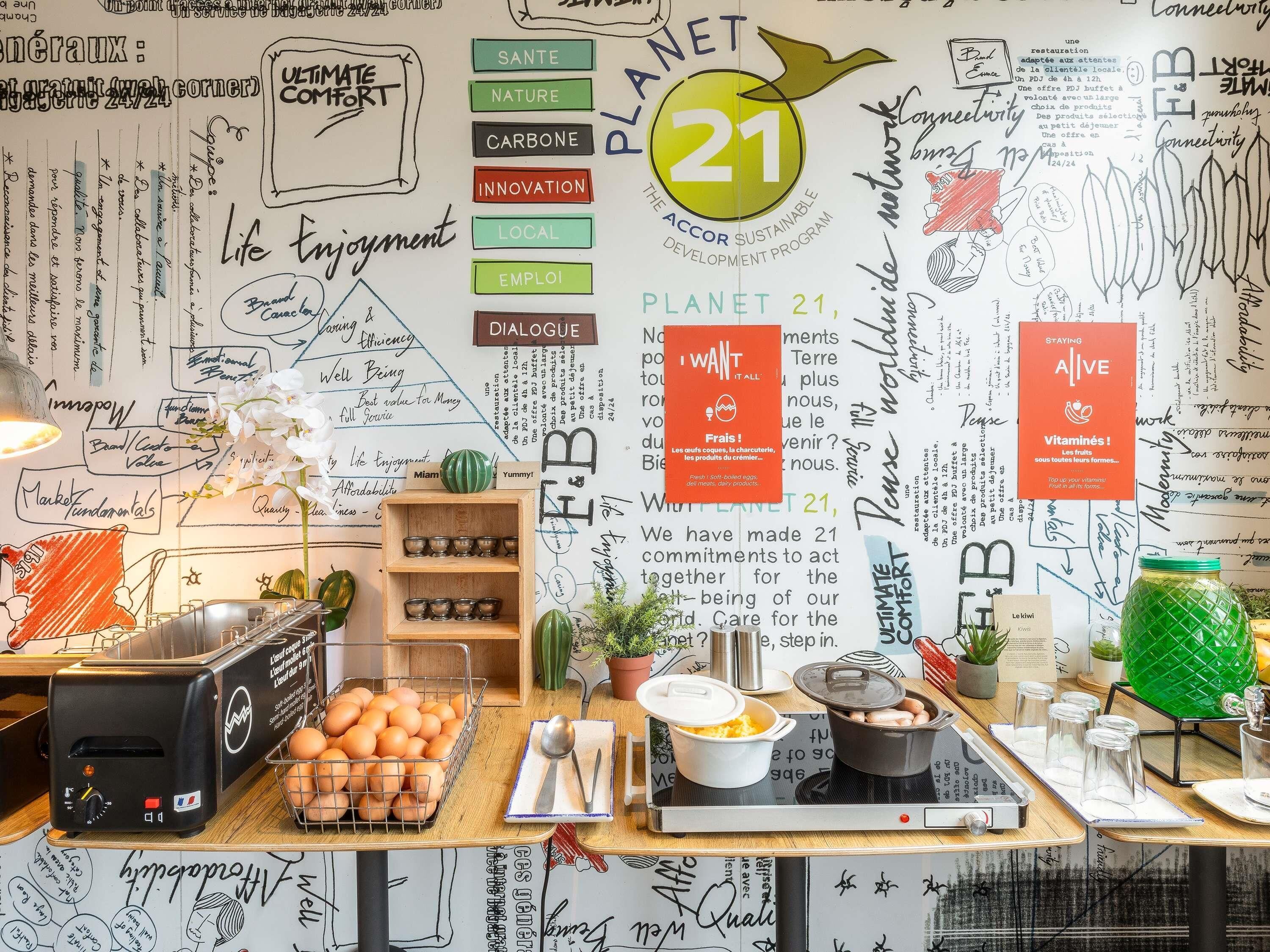 Petit déjeuner buffet (10.50 EUR par personne)