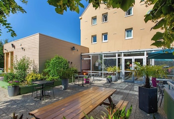 B&B HOTEL Chartres Centre Cathédrale