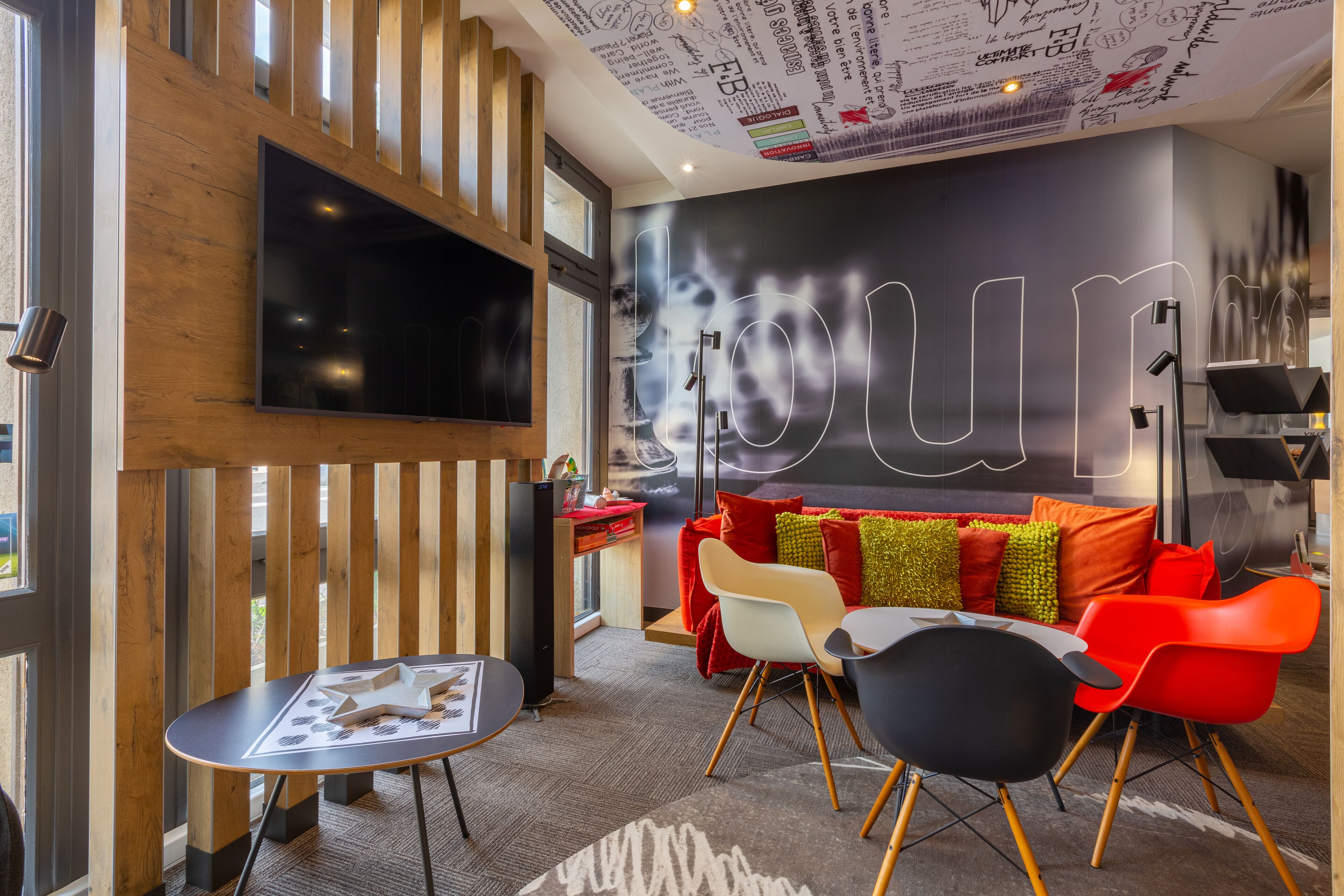 ロビー応接スペース