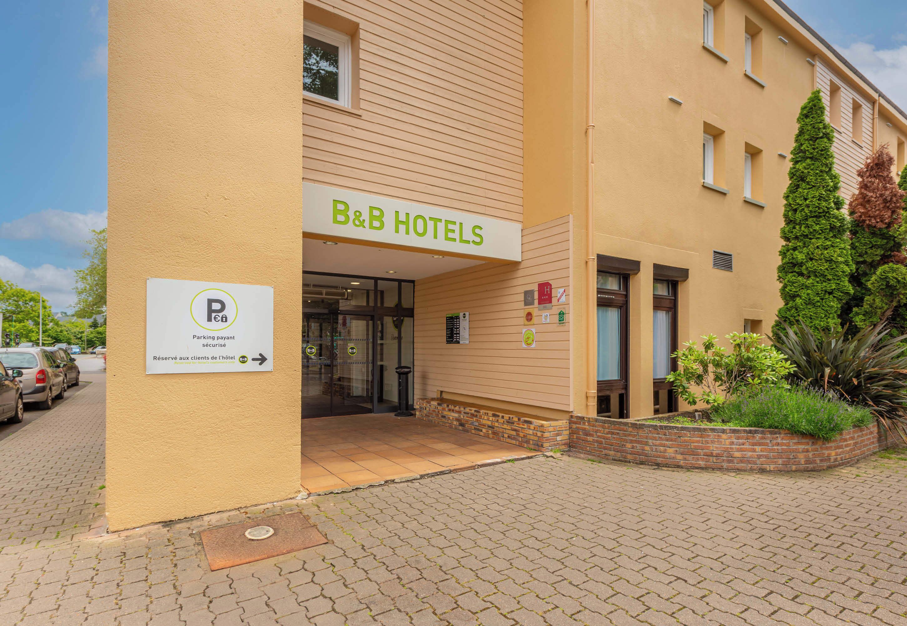 self-parking (surcharge) 10 per day