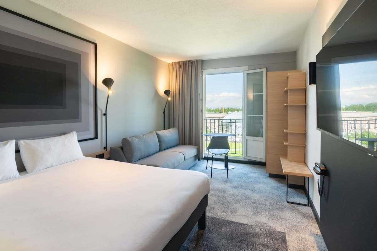 Superior Room, 1 Double Bed with Sofa bed | Desk, blackout drapes, soundproofing, iron/ironing board