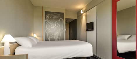 Standard Room, 1 Double Bed | Premium bedding, in-room safe, individually furnished, desk