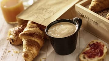 Breakfast and dinner served