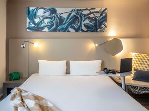Premium bedding, blackout drapes, soundproofing, iron/ironing board - ibis Styles Paris Bercy (Paris)